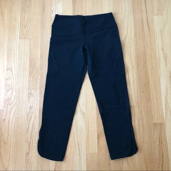 One Tooth Side Slit Capris - Picture 3 of 6